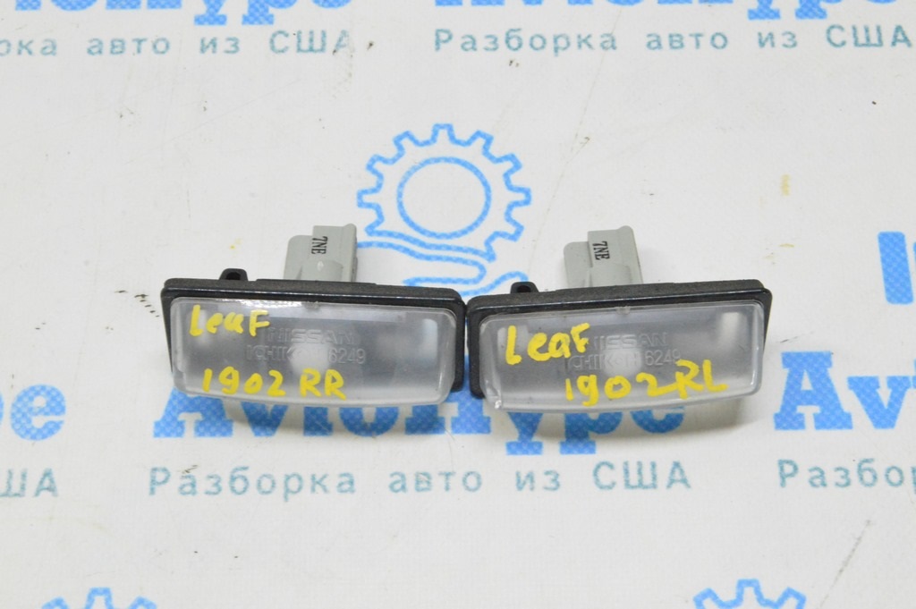 Подсветка номера двери багажника правая Nissan Leaf 18-