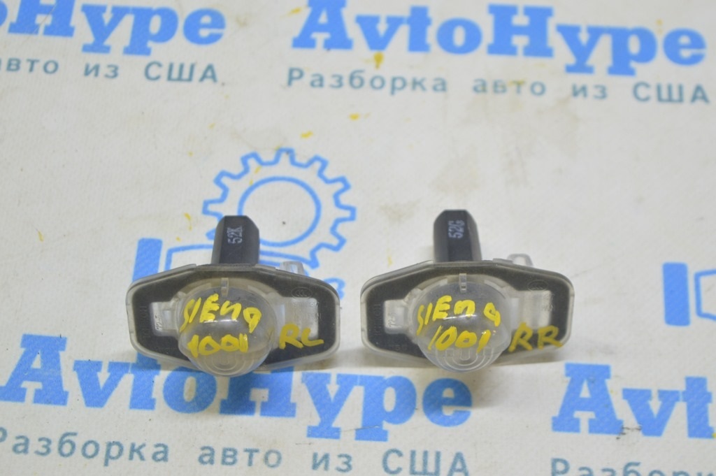 Подсветка номера двери багажника правая Toyota Sienna 11-20 (01) Реал М