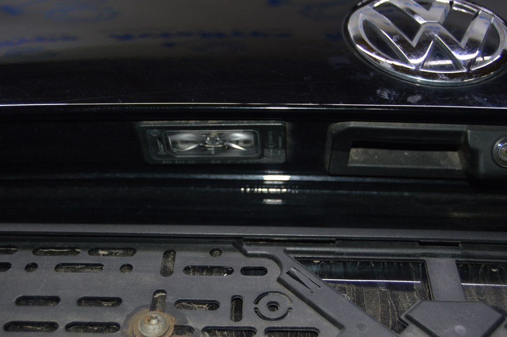 Подсветка номера лев VW Jetta 19-