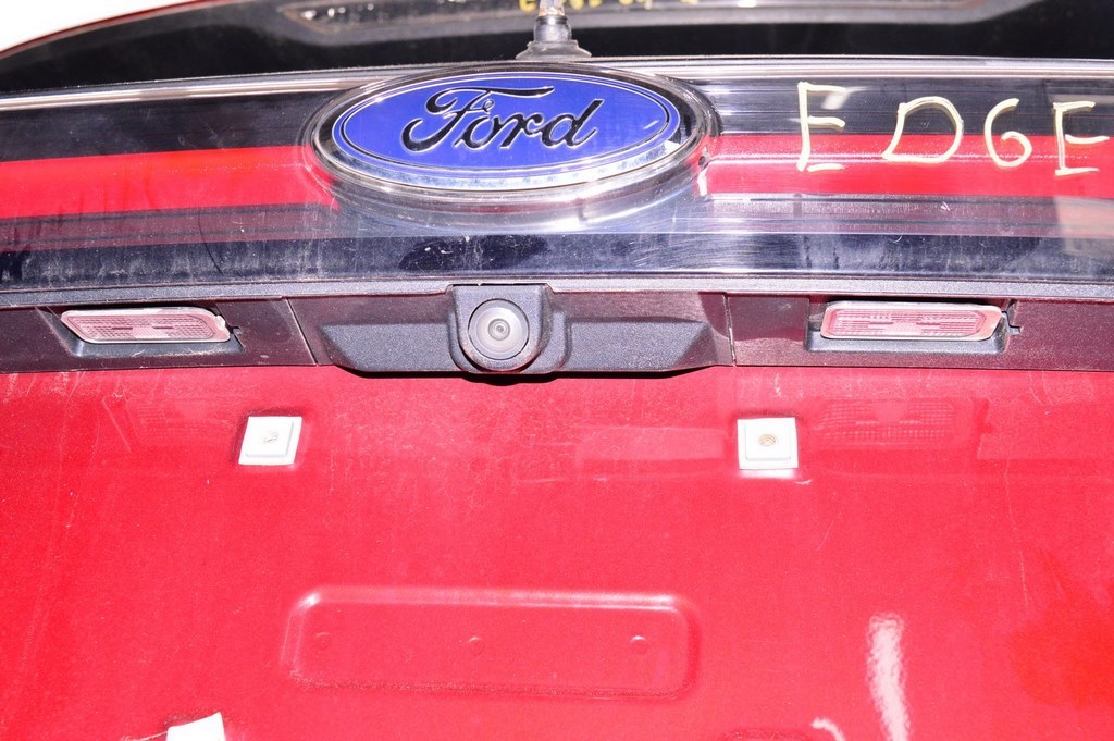 Подсветка номера прав Ford Edge 16-