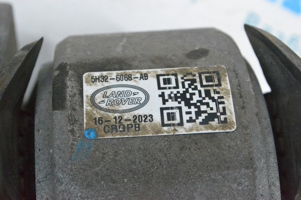 Подушка АКПП Land Rover Range Rover L405 13-17 с кронштейном (01) — фото 3