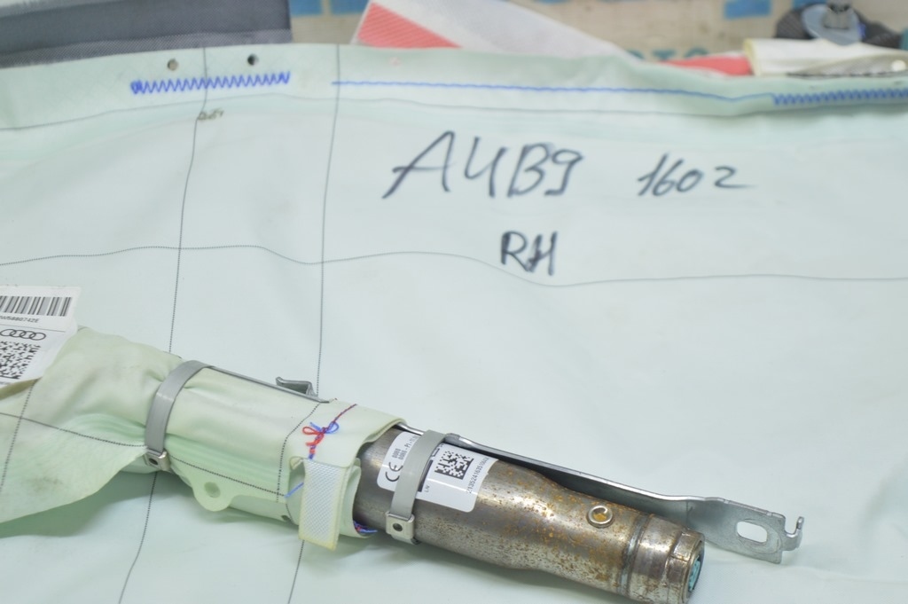 Подушка безопасности airbag боковая шторка правая Audi A4 B9 17- (02) стрельнувшая — фото 3