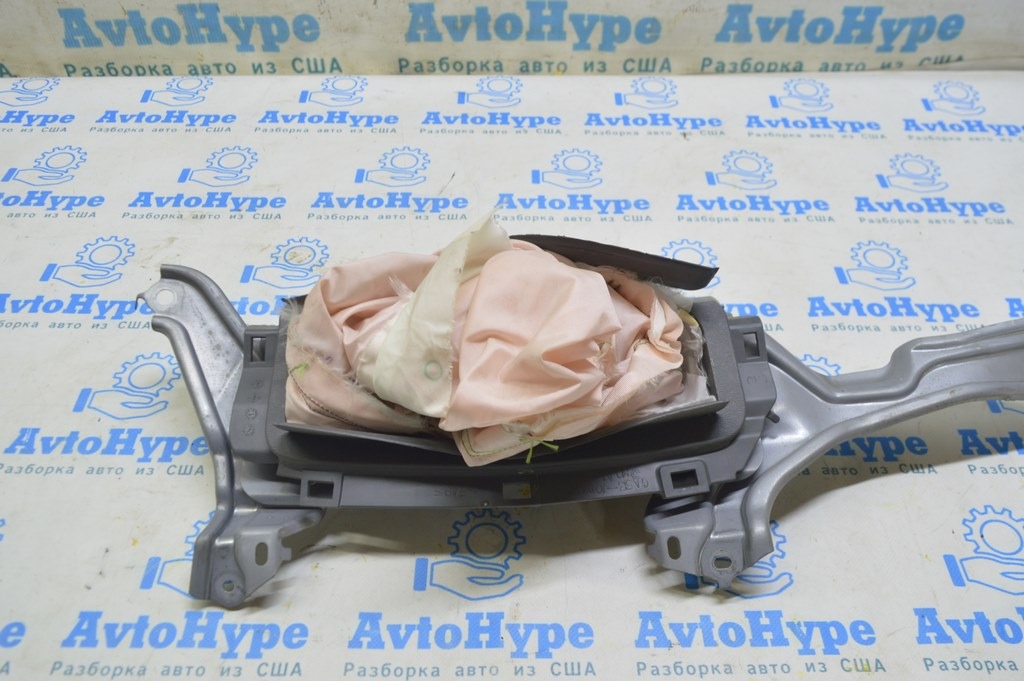 Подушка безопасности airbag коленная водительск левToyota Sienna 11-16 серая, стрельнувш (01) — фото 3