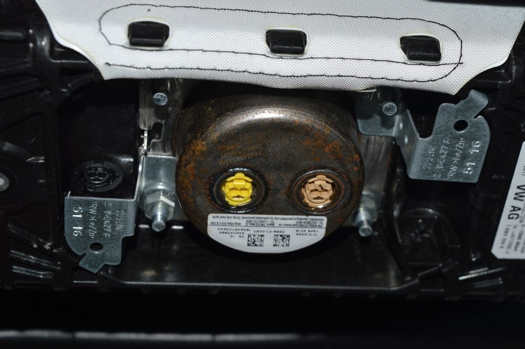 Подушка безопасности airbag пассажирская в торпеде Audi A4 B9 17-