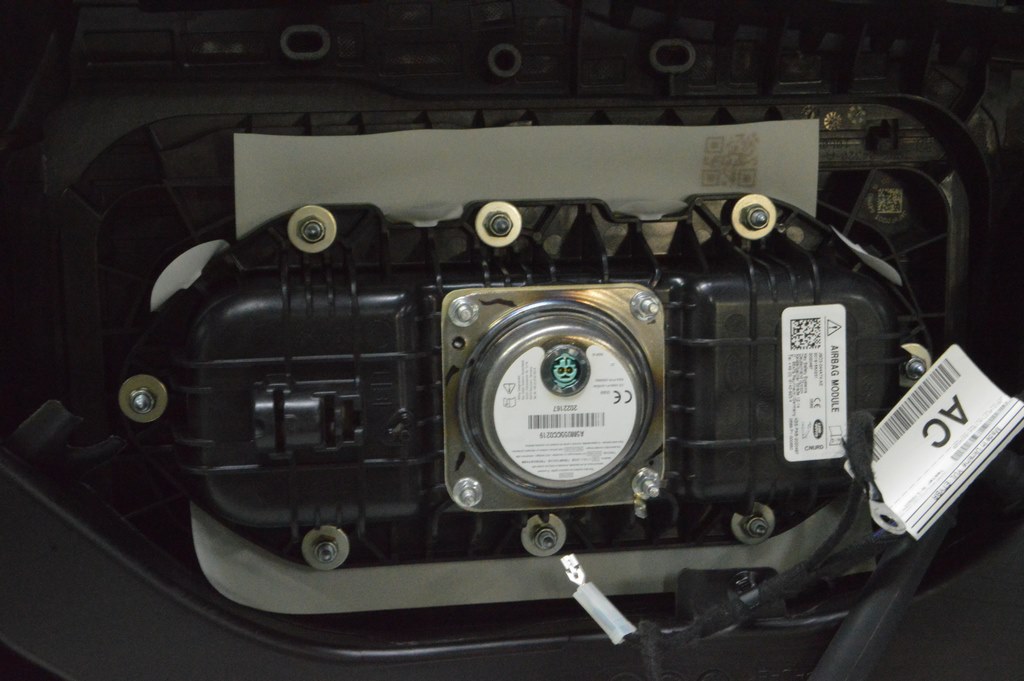 Подушка безопасности airbag пассажирская (в торпеде) Jaguar I-Pace 19-25 (01)
