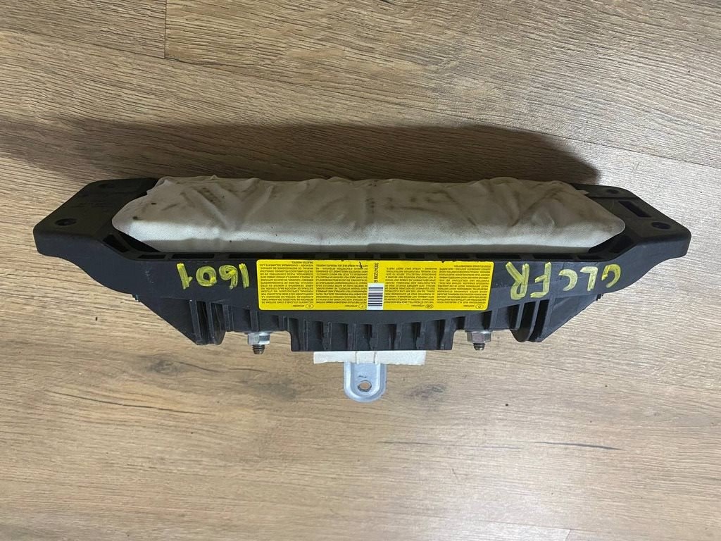 Подушка безопасности airbag пассажирская в торпеде Mercedes GLC X253 16- (01)