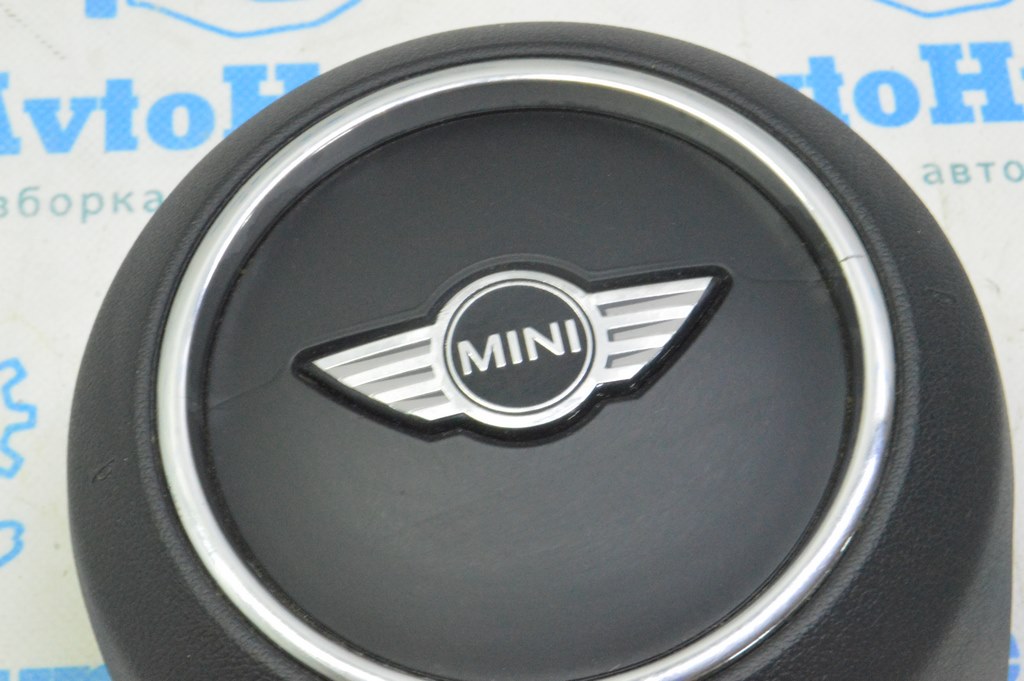 Подушка безопасности airbag в руль водительская Mini Cooper Clubman 16-22 черн (01) трещинка — фото 2