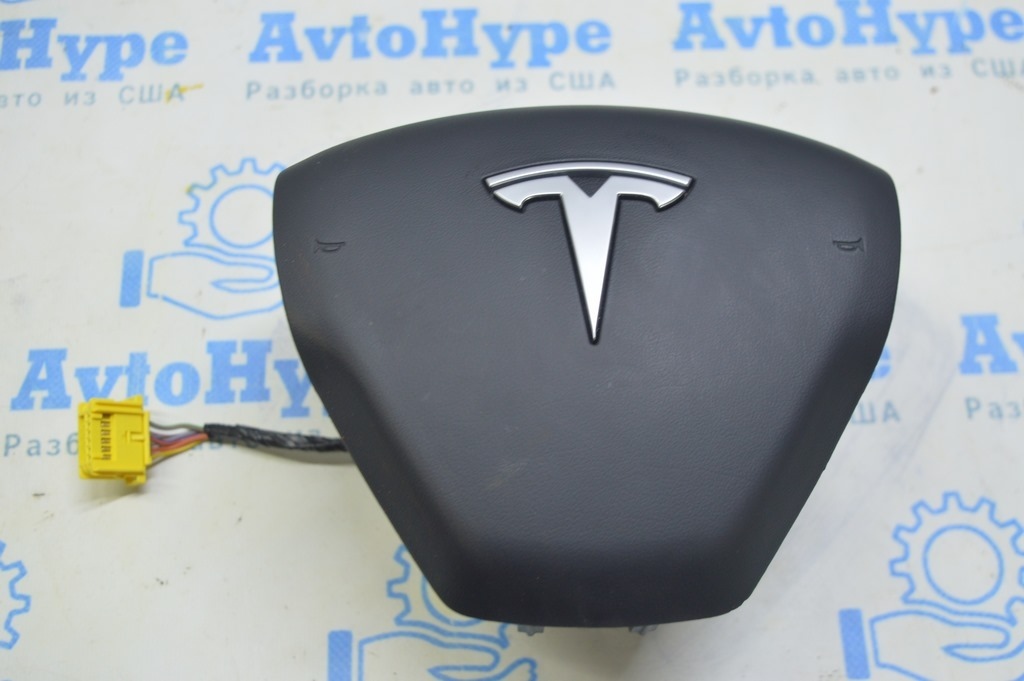 Подушка безопасности airbag в руль водительская Tesla Model 3 18- черн, ржавый пиропатрон (02)