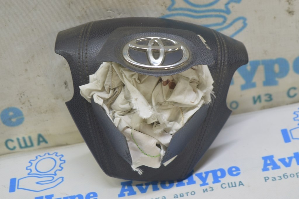 Подушка безопасности airbag в руль водительская Toyota Sienna 15-20 черн, стрельн (01) Реал М
