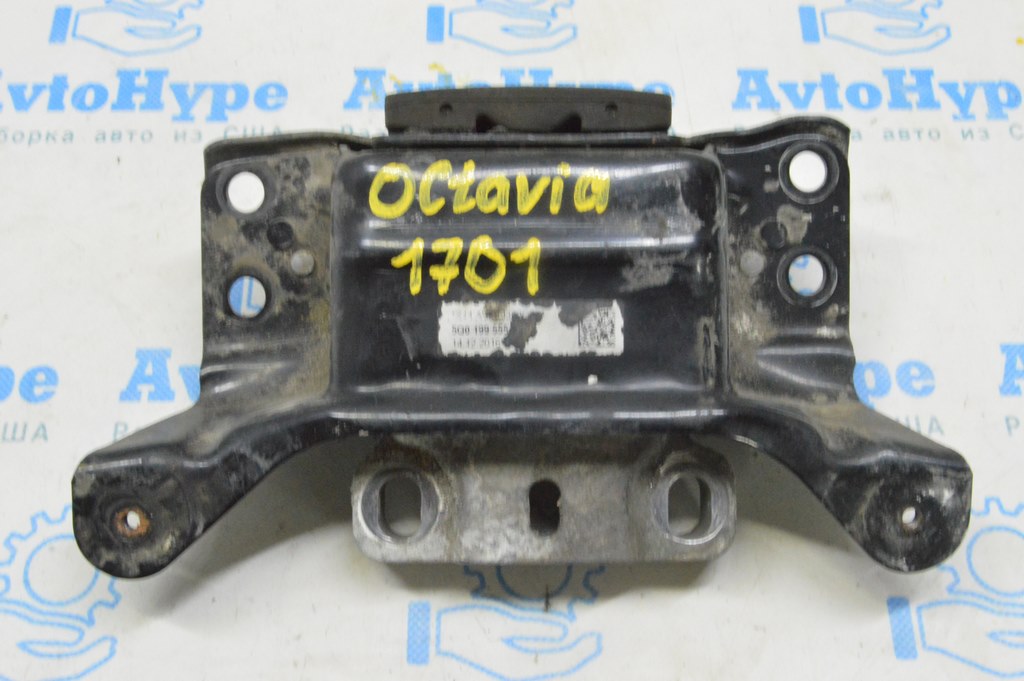 Подушка двигателя левая Skoda Octavia III A7 13-20