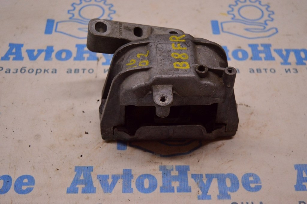 Подушка двигателя правая VW Passat b8 USA (02)