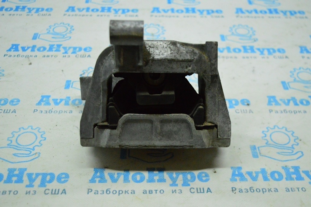 Подушка двигателя правая VW Tiguan 09-17 (07)