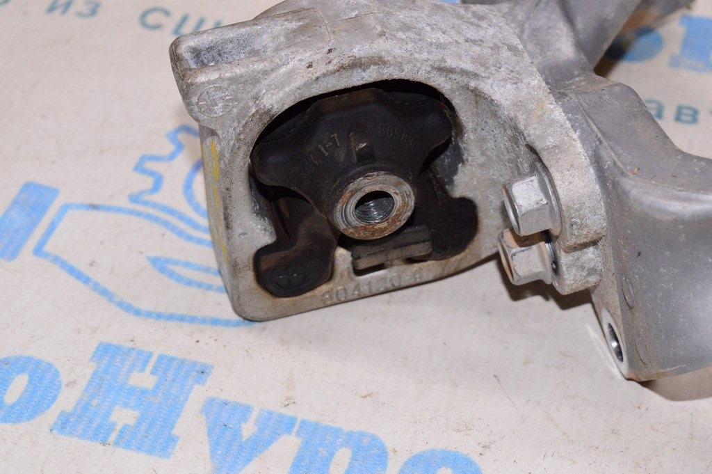 Подушка двигателя центральная Subaru Outback 15-19 (04)