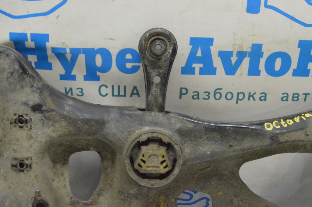 Подушка двигателя задняя Skoda Octavia III A7 13-20