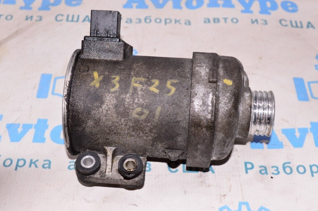 Помпа водяная BMW X3 F25 11-17 2.0T (01)