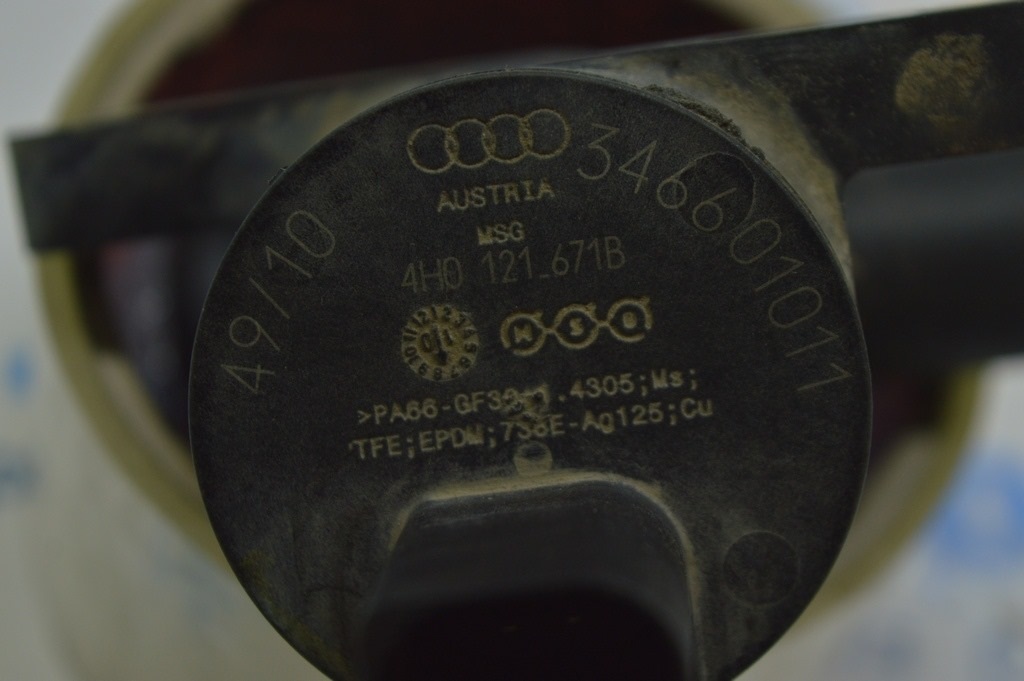Помпа водяная дополнительная (пластиковая) вторая Audi A8 D4 10-17 — фото 3