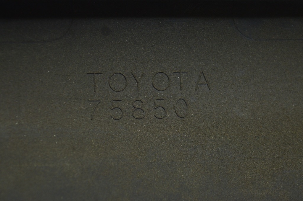 Порог правый Lexus RX300 RX330 RX350 RX400h 04-09