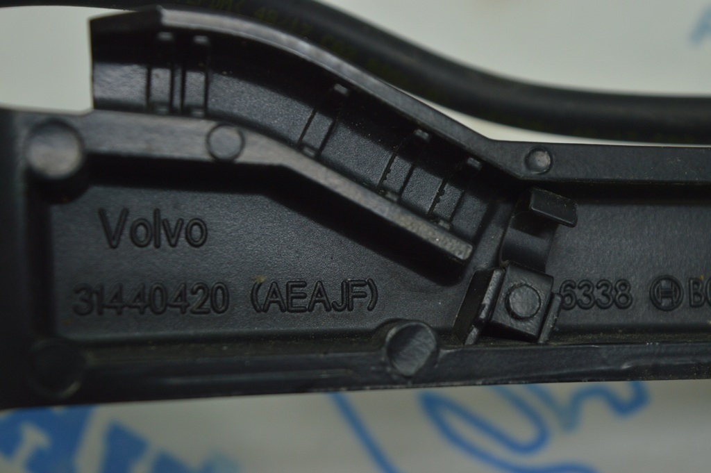 Поводок дворника лев Volvo S90 16- — фото 3