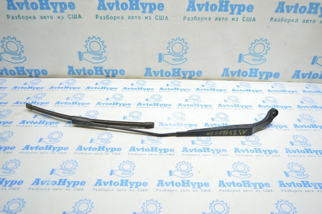 Поводок дворника правый Audi A3 8V 15-20 4d, 5d (02)