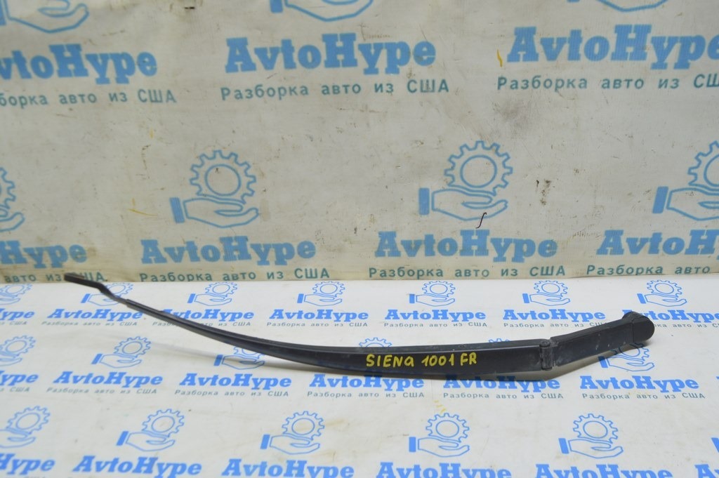 Поводок дворника правый Toyota Sienna 11-16 (01) Реал М