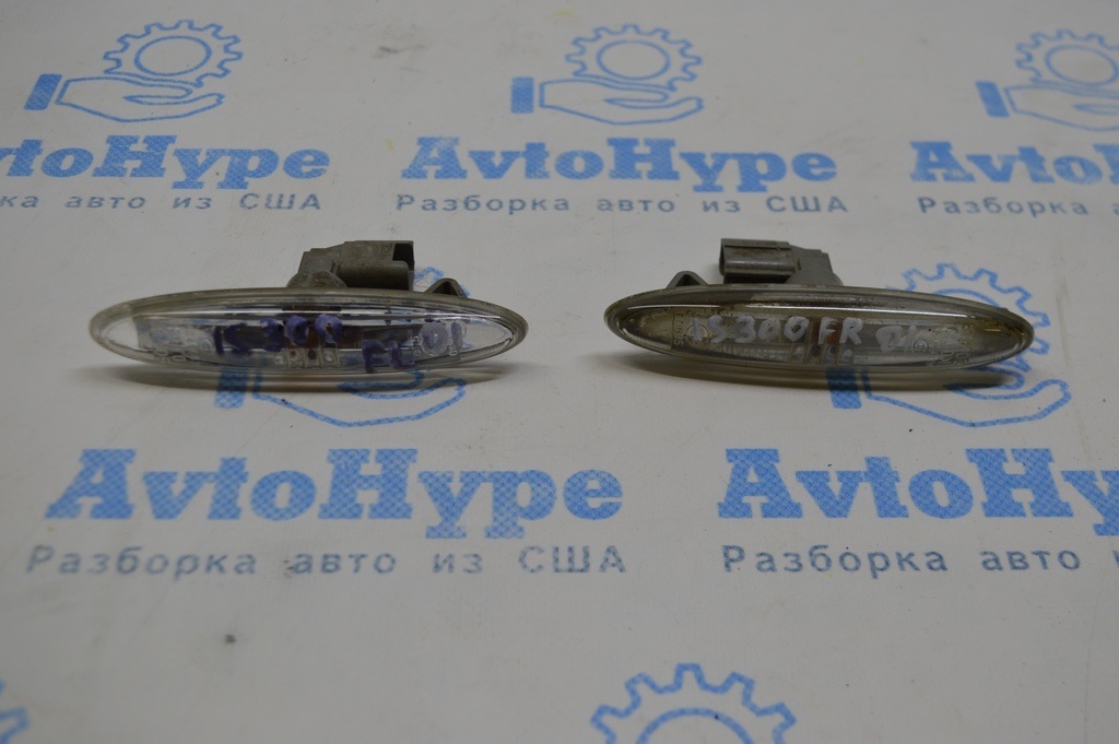 Поворотник в крыло перед прав Lexus IS250/IS300/IS350 06-13