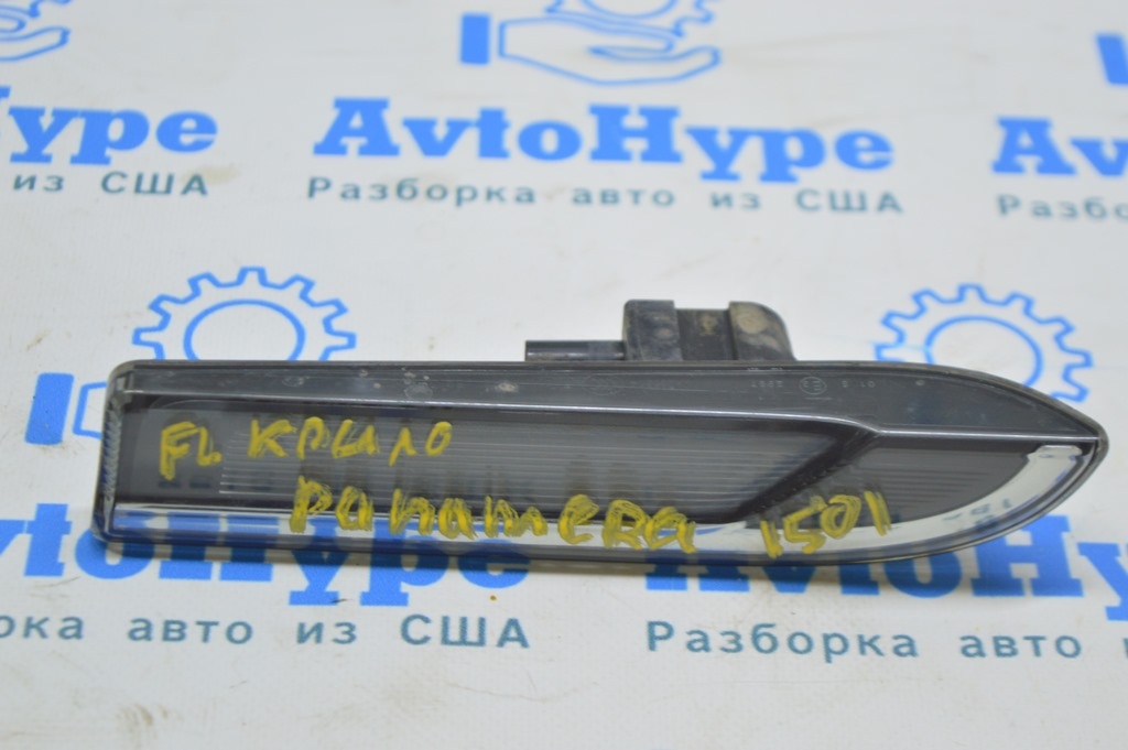 Повторитель поворотника левый Porsche Panamera 10-16 97063104301