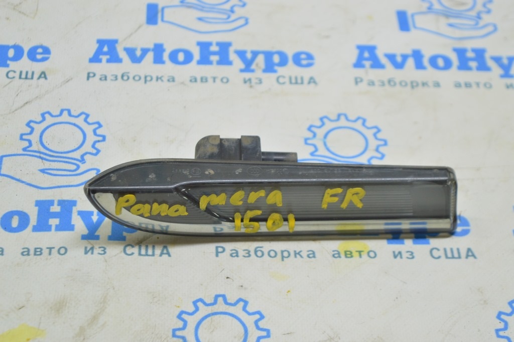 Повторитель поворотника правый Porsche Panamera 10-16 97063104401