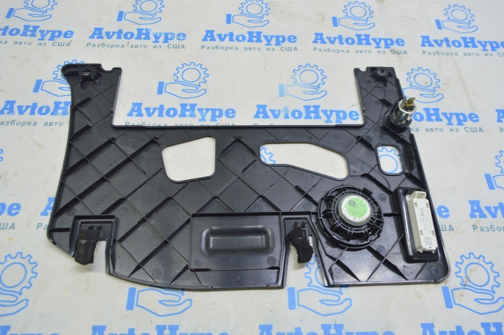 Прикуриватель в коленях пассажира BMW X1 F48 16-22