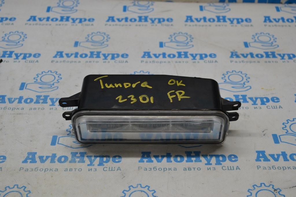 Противотуманная фара птф правая Toyota Tundra 22- (01)