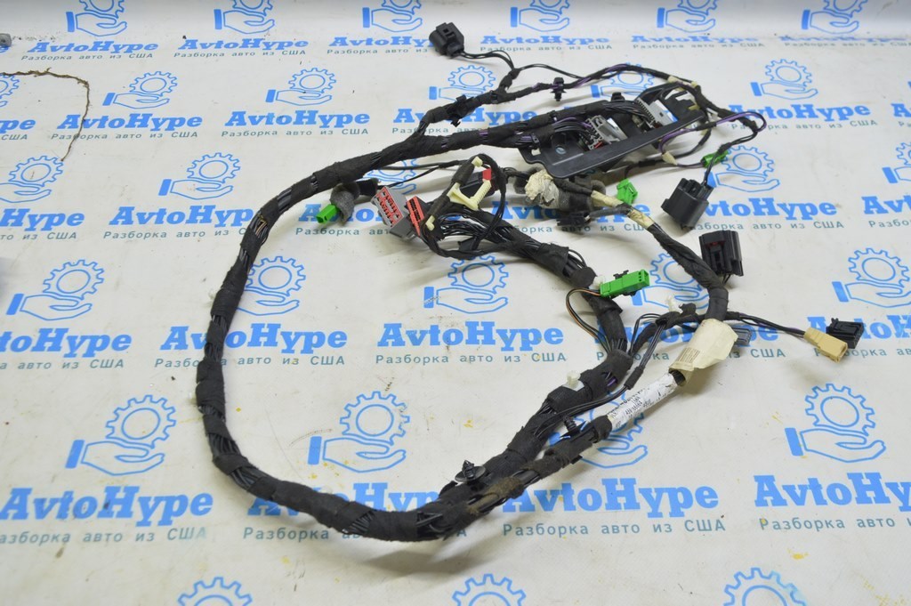 Проводка двери багажника Range Rover Velar L560 17- (01)