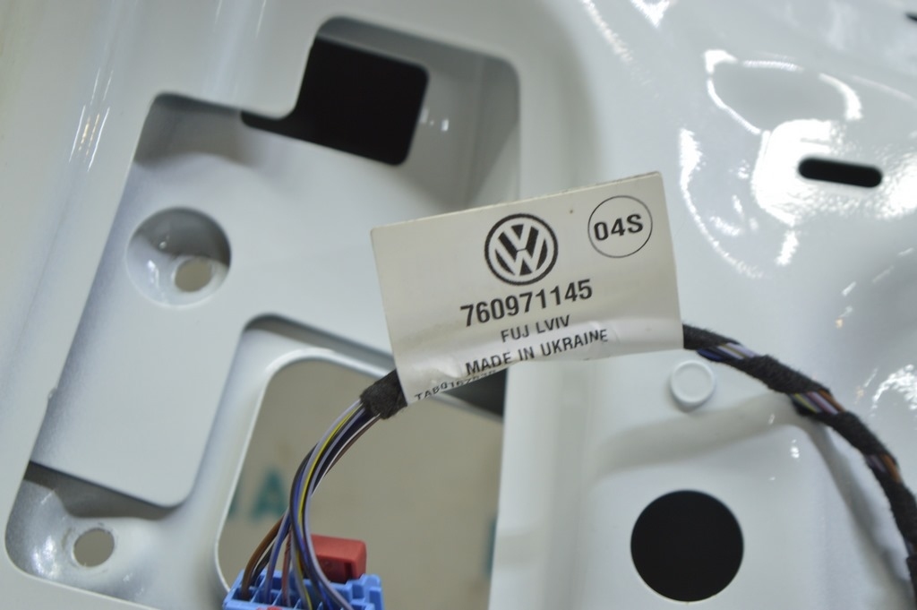 Проводка двери багажника VW Touareg 18- (01) — фото 2