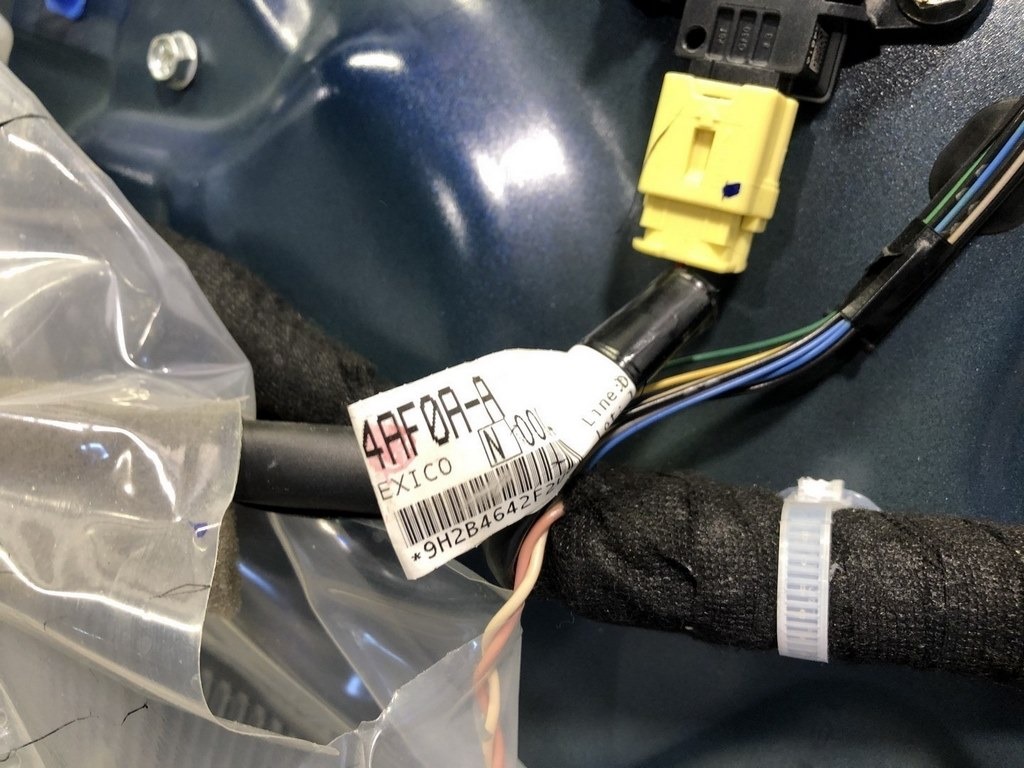 Проводка двери перед лев Nissan Sentra 15-19