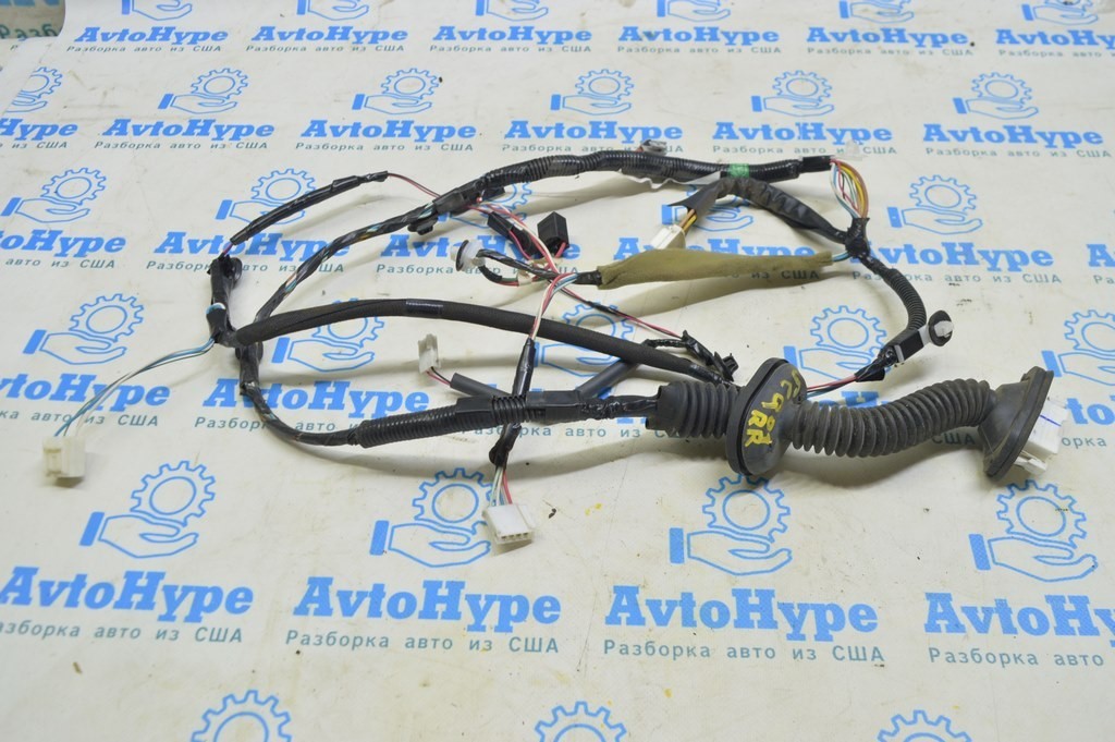Проводка двери зад прав Toyota Sequoia 2008-2022