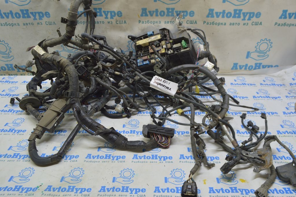 Проводка подкапотная с блоком предохранителей Toyota Sienna 11-16 (01) Реал М