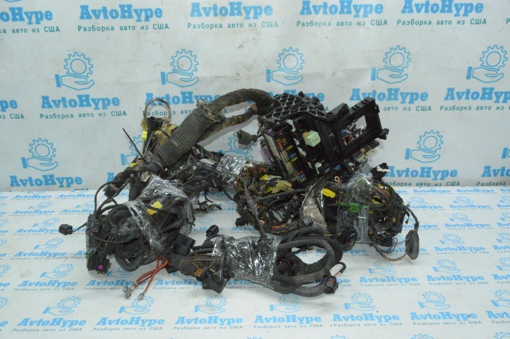 Проводка подкапотная с блоком предохранителей VW Tiguan 09-17 (08)