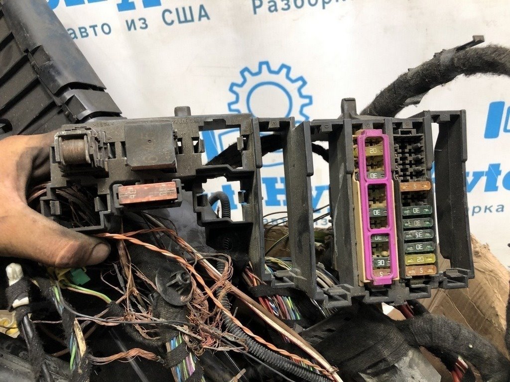 Проводка салонная  горелая РЕЖЕМ ЧТО НУЖНО  Audi a4 b8 08-16 — фото 2