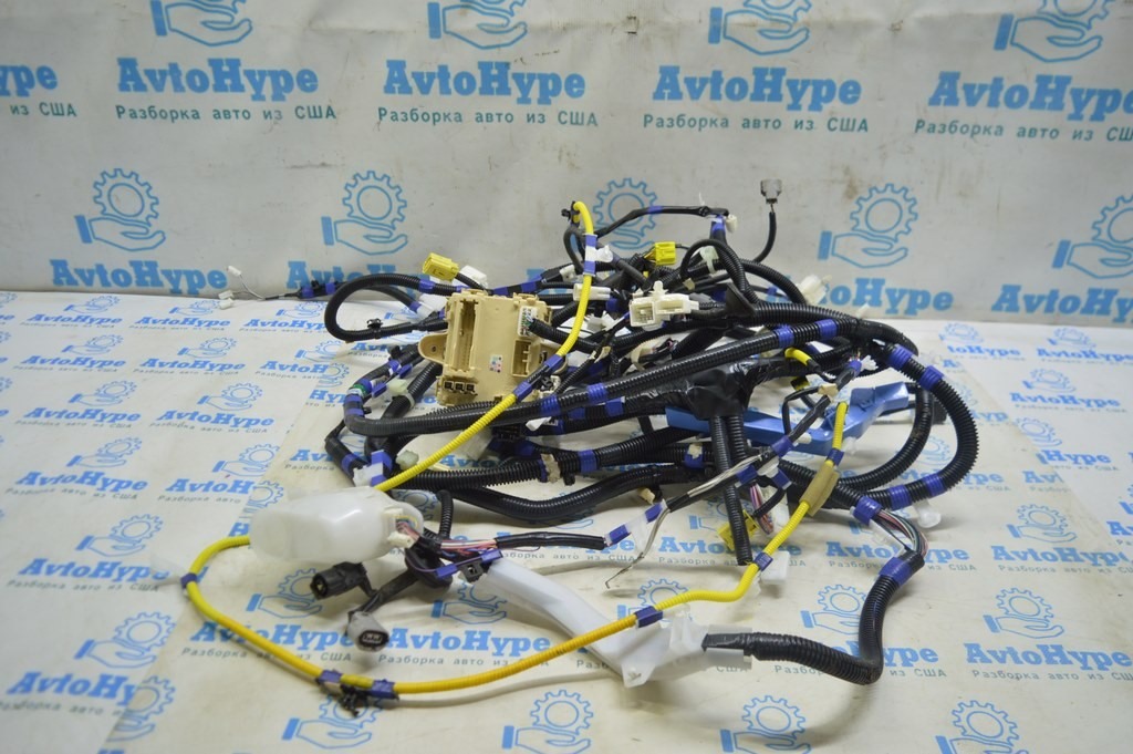 Проводка салонная правая Lexus RX330 04-09 (01)