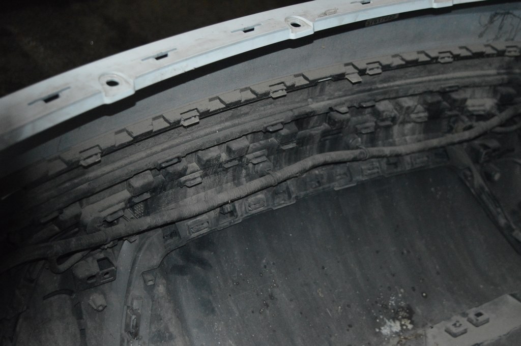 Проводка заднего бампера Range Rover Velar L560 17- (01)