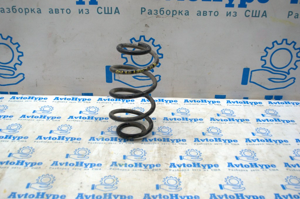 Пружина зад лев Infiniti QX30 17- FWD (03)