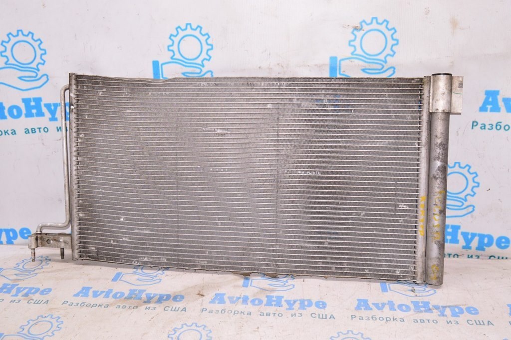Радиатор кондиционера (конденсер) Ford Focus mk3 11-14 2.0 (01) деф.прижат немного