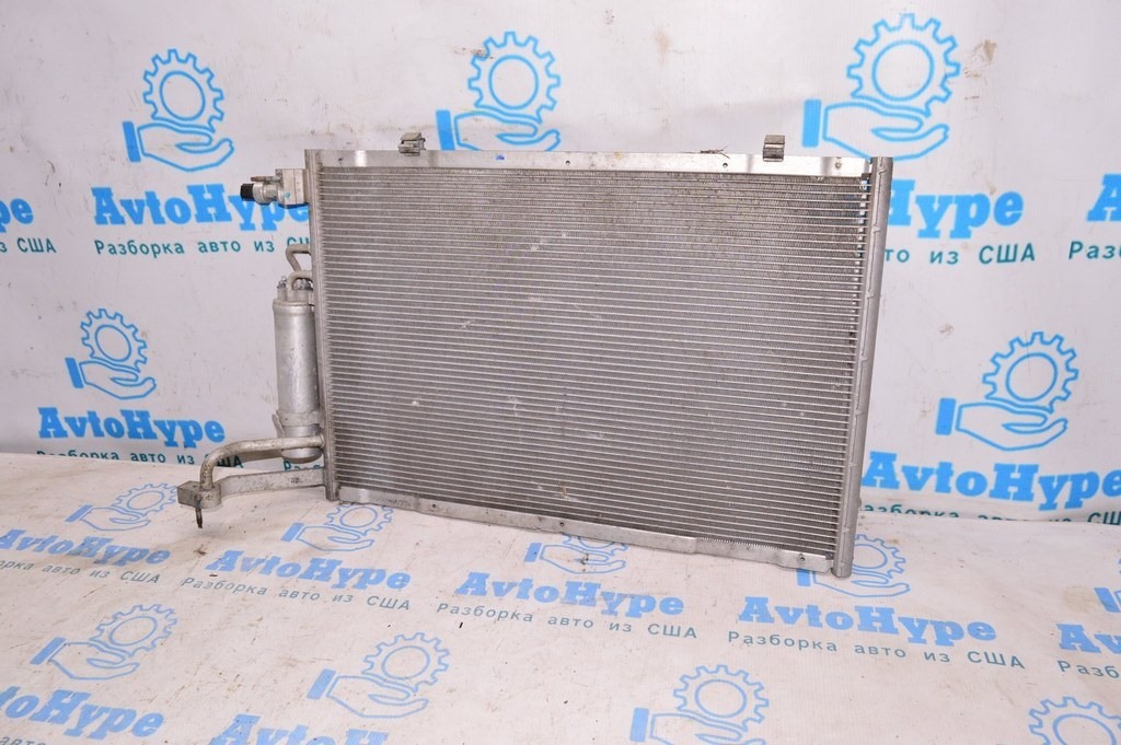 Радиатор кондиционера (конденсер) Ford Focus mk3 11-14 2.0 (06)