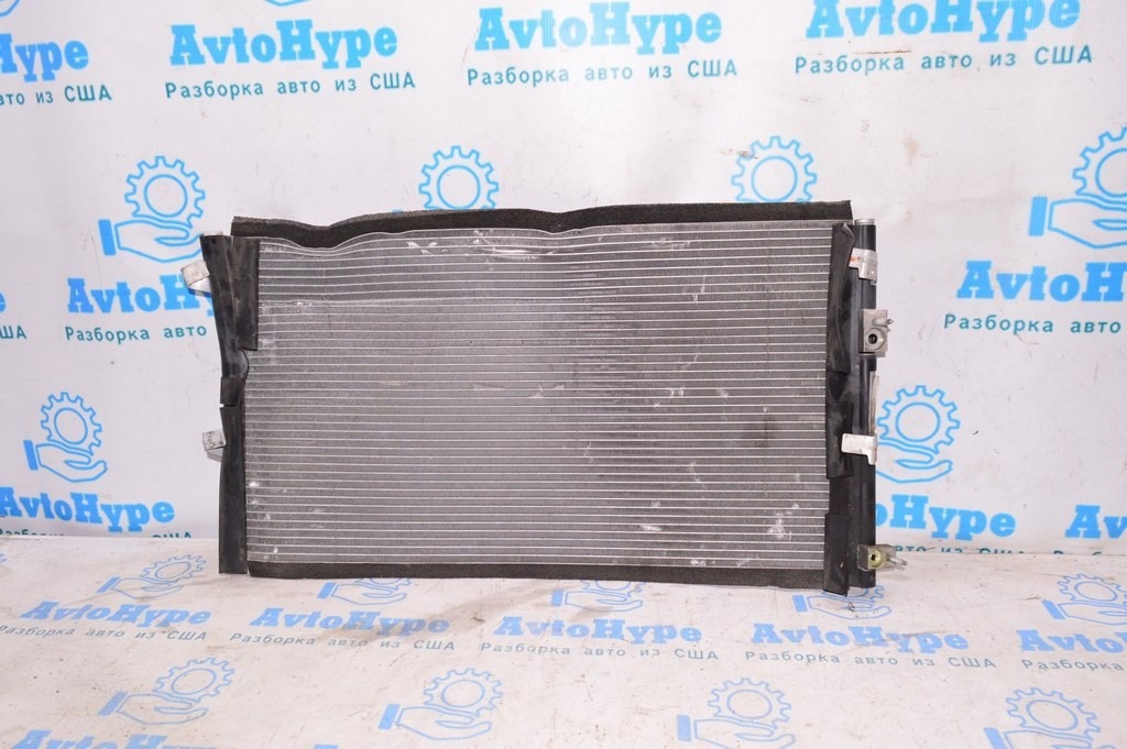 Радиатор кондиционера (конденсер) Ford Mustang mk6 15- 2.3T деф.(01) гнутый