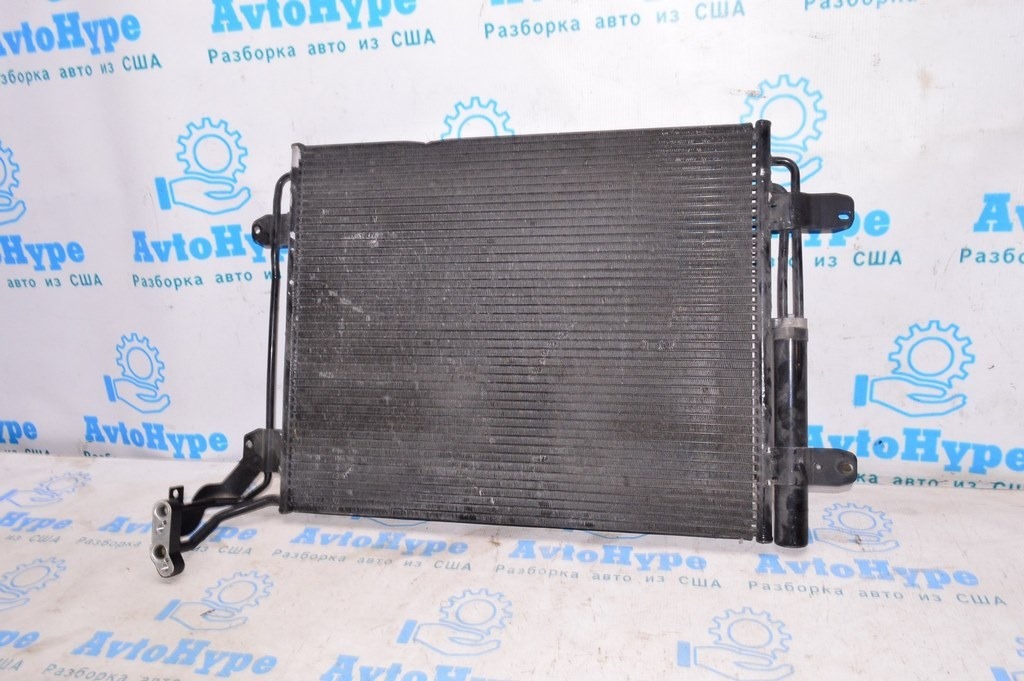 Радиатор кондиционера (конденсер) VW Tiguan 09-17 (03)