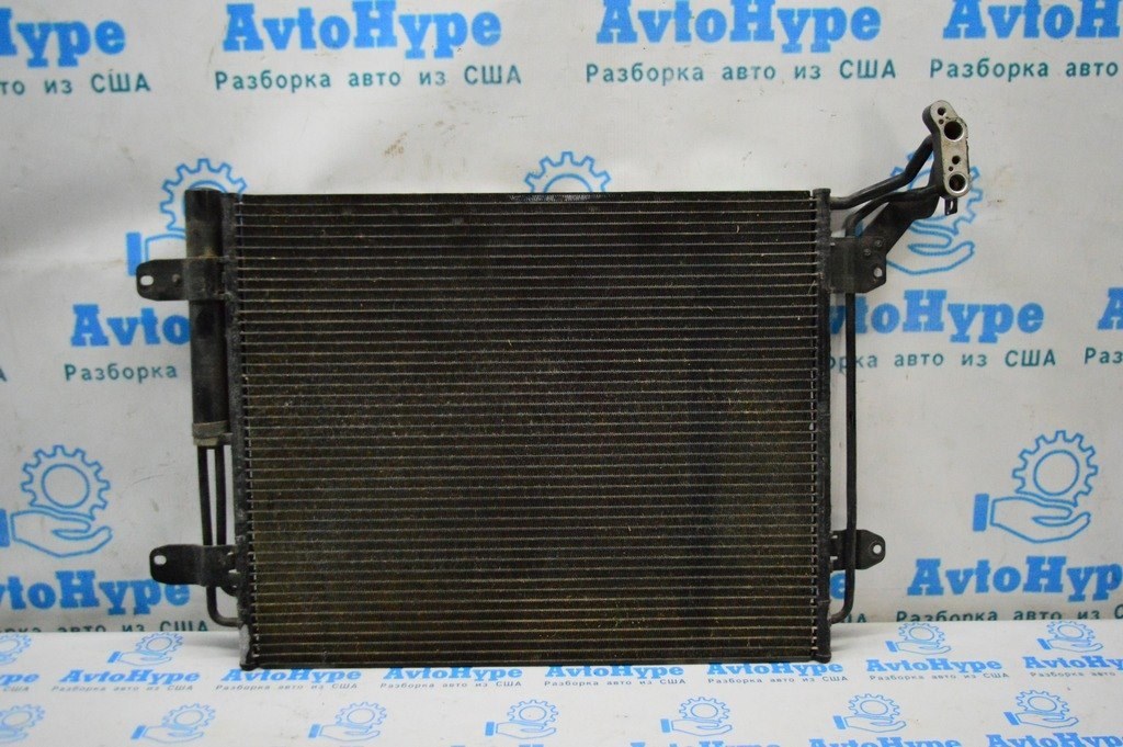 Радиатор кондиционера (конденсер) VW Tiguan 09-17 (07)