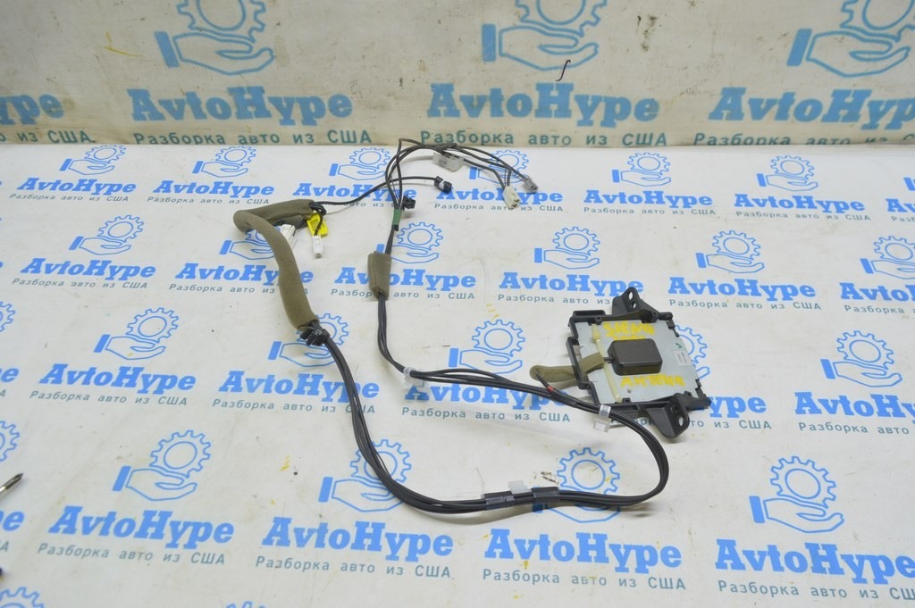 Radio Roof Shark Finn Antenna Toyota Sienna 11-17  (01) Реал М