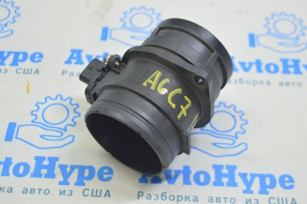 Расходомер воздуха Audi A6 C7 12-15 дорест 2.0 с корпусом