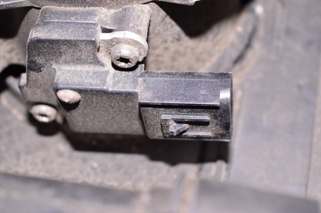 Расходомер воздуха Ford Focus mk3 11-18 2.0