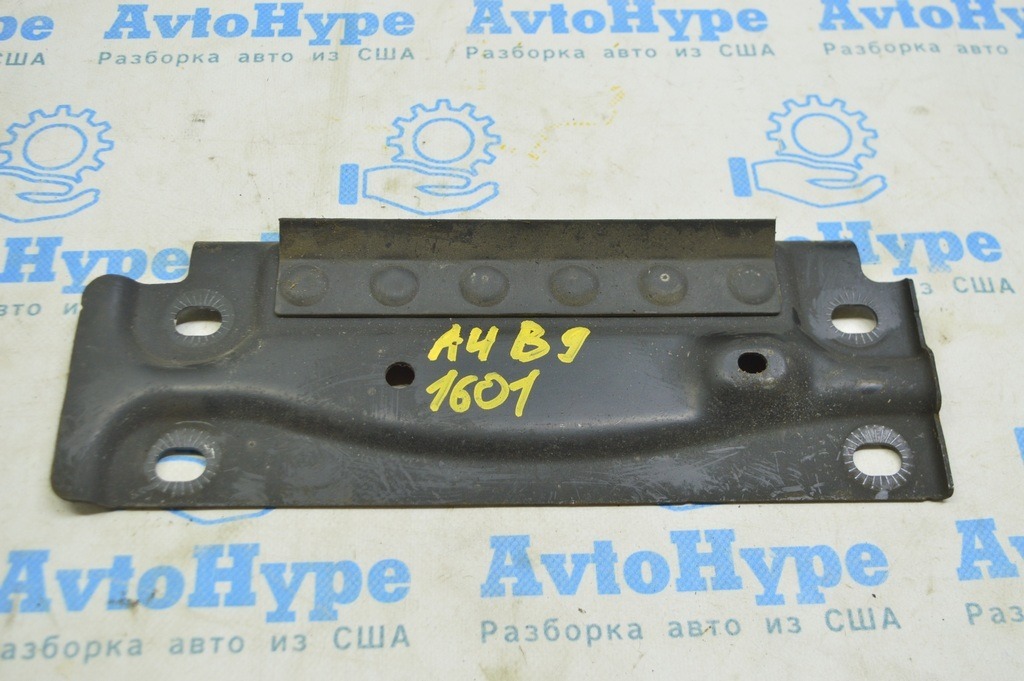 Распорка кузова Audi A4 B9 17-