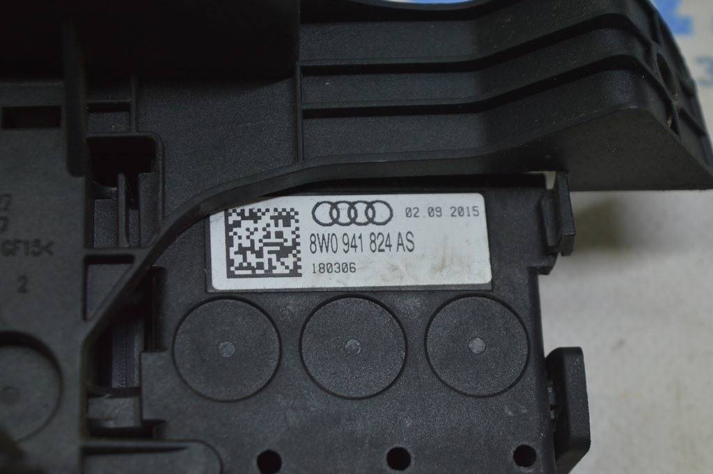 Распределитель тока АКБ Audi A4 B9 17- — фото 3