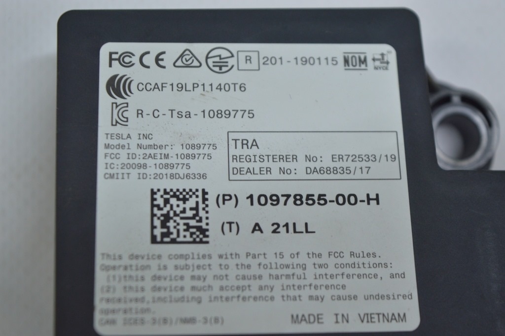 REAR BUMPER BODY CONTROL MODULE BCM Tesla Model 3 18- (01) — фото 3
